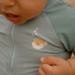 0028316 zwemshirt korte mouw groen seashells and stripes