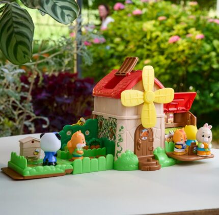 Klorofil: Ο κήπος της Klorofil με τον μύλο. Happy bee