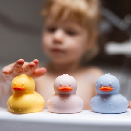 BabyOno: Παιχνίδια Μπάνιου Παπάκια (3τμχ)-ανοίγουν για εύκολο καθαρισμό. Happy bee
